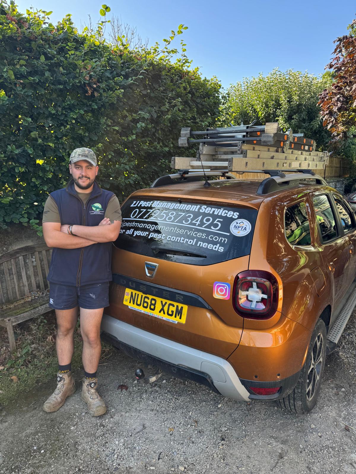 Zak and car Zak-Judge,-pest-controller-in-Thirsk